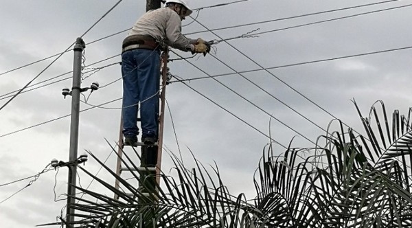 Tras temporal, varios puntos del país siguen sin luz