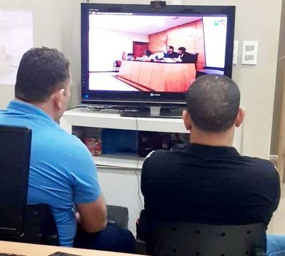 Condenan a 19 años de cárcel a dos asaltacajeros de la gavilla de “Yacaré Po” - Nacionales - ABC Color