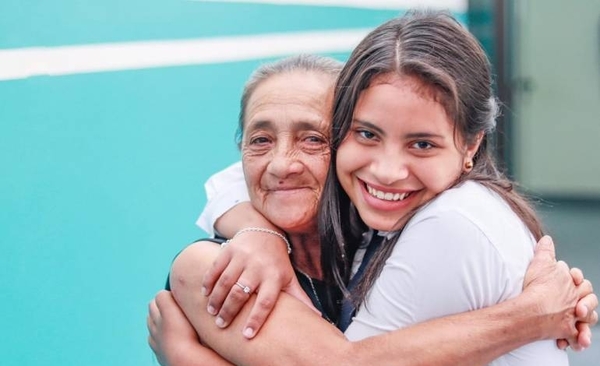 HOY / Liz festeja hoy sus 15 años y la segunda oportunidad de vivir
