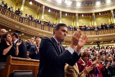 Pedro Sánchez, elegido presidente de un gobierno de izquierda en España - Mundo - ABC Color