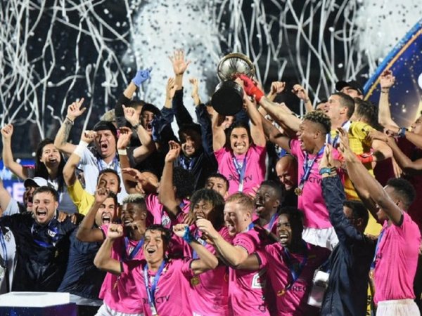 El campeón de Libertadores y Sudamericana que podría recalar en Libertad