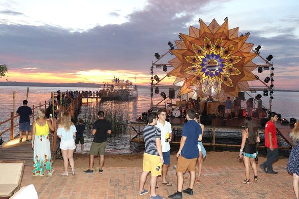 El verano se vive mejor con una Corona con limón