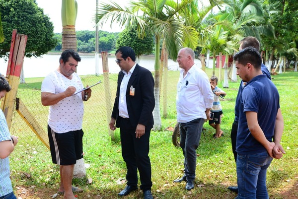 CDE: Municipio intima a ocupantes a despejar la costanera