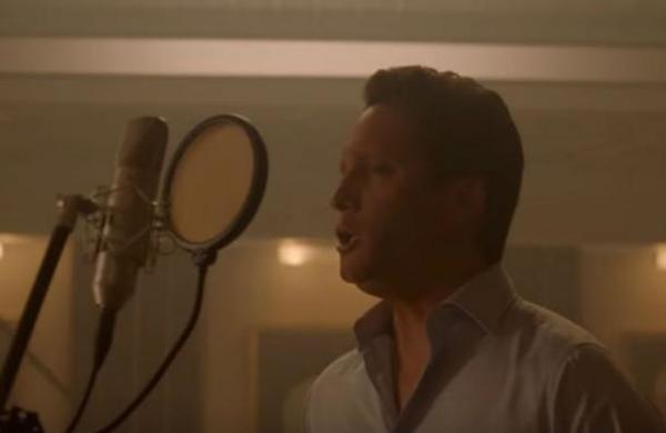 Todo era un engaño: Diego Boneta vuelve como Luis Miguel y con unos kilos de más - SNT