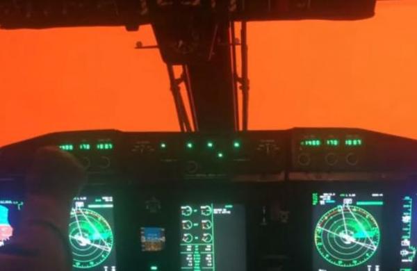 Video desde un avión militar muestra el 'cielo marciano' de Australia producto de los incendios  - SNT
