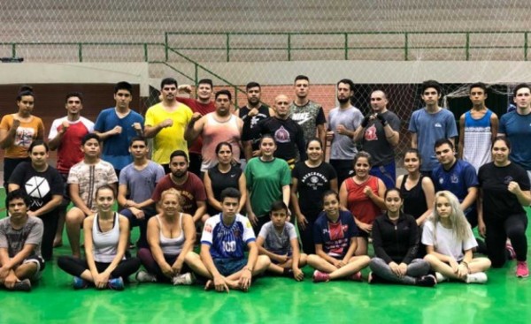 Con casi 40 inscriptos, inician las prácticas de Kick Boxing