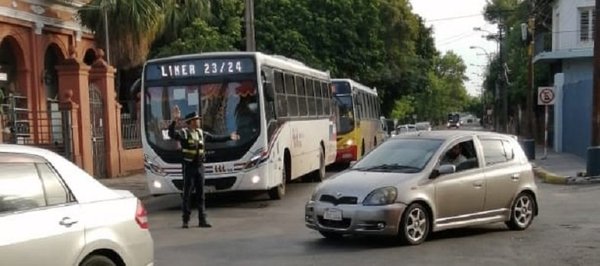 Instan a identificar barreras ilegales de la PMT en Asunción | Noticias Paraguay