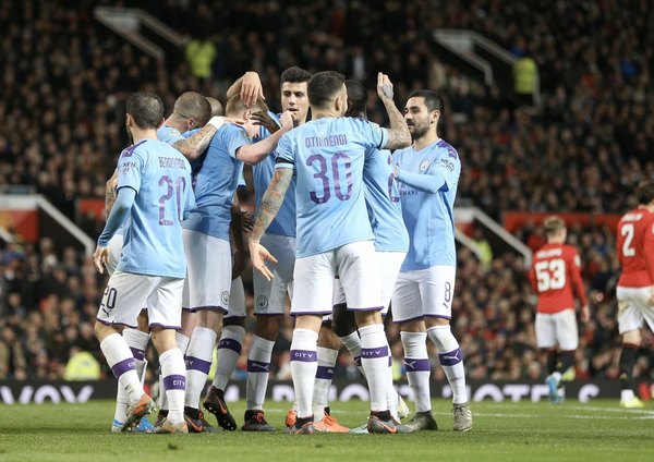 Manchester City superó al United en la Copa de la Liga