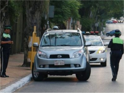 Advierten que agentes de la PMT no pueden cobrar multa