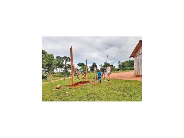 En Marina Cué construyen aulas en medio de conflicto