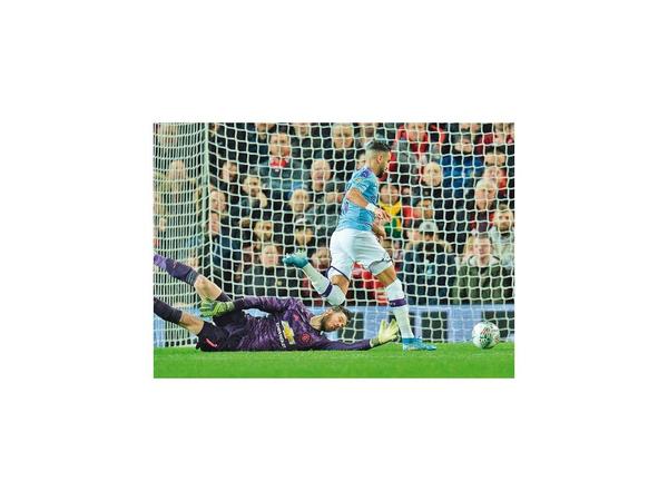 Manchester City dio cátedra en Old Trafford