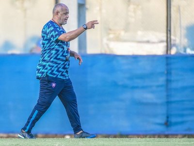 Arce urge a la directiva por incorporaciones
