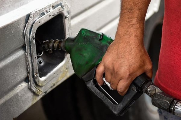 Advierten suba de combustibles si continúa conflicto en Medio Oriente
