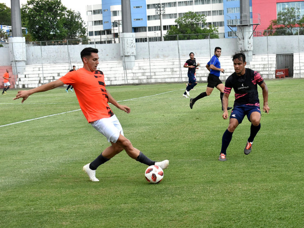 Nacional y 12 de Octubre se afinan para el inicio del Apertura