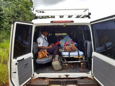 Una mujer da a luz en ambulancia de la FTC en Tacuatí - Nacionales - ABC Color