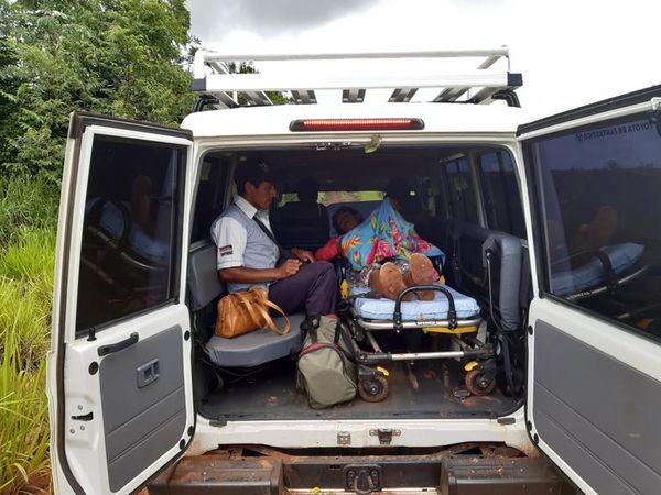 Una mujer da a luz en ambulancia de la FTC en Tacuatí - Nacionales - ABC Color