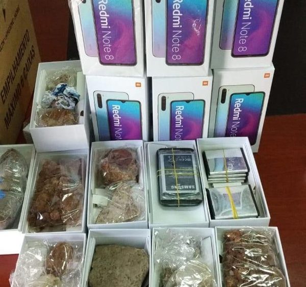Avivados son detenidos tras vender piedras en vez de celulares