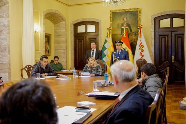 Gobierno boliviano activa orden contra Morales para evitar viaje a Chile