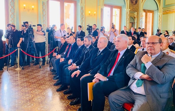 Abdo habla de fortalecimiento de la conexión logística del Chaco paraguayo con nuevo puente