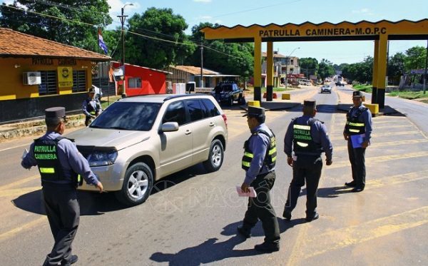 Caminera analiza denunciar a conductor que coimeó a agente