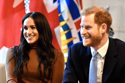 Enrique y Meghan renuncian a funciones de primer rango en familia real británica