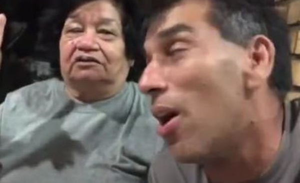 (VIDEO) “Pipino” y Ña Tora cantaron “El rey”