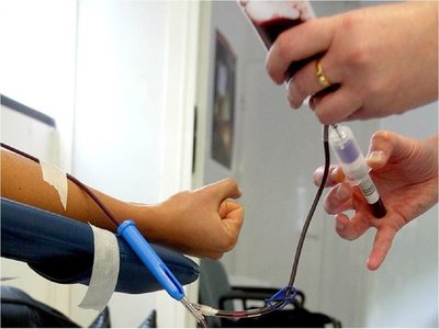 Donación de sangre disminuye y pone en alerta a Salud