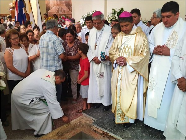 Con multitudinaria misa despiden  a monseñor  Zacarías en Concepción