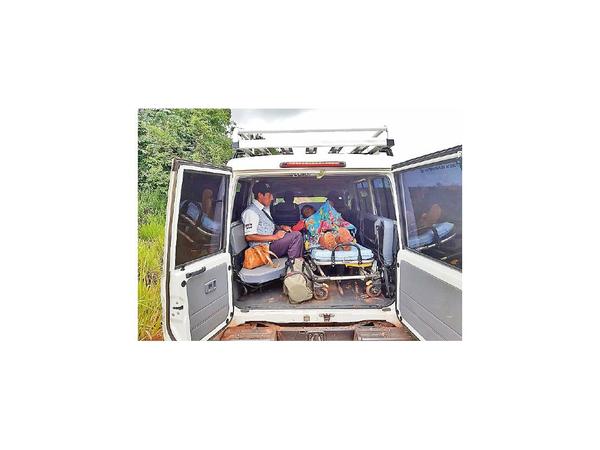 Un bebé nace en ambulancia con asistencia de militares