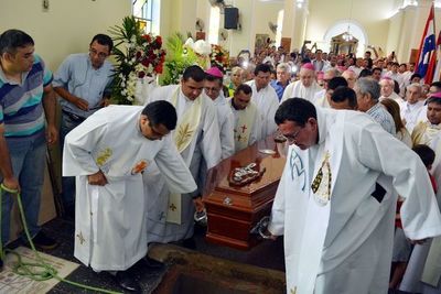 Emotivo adiós a obispo emérito de Concepción - Interior - ABC Color