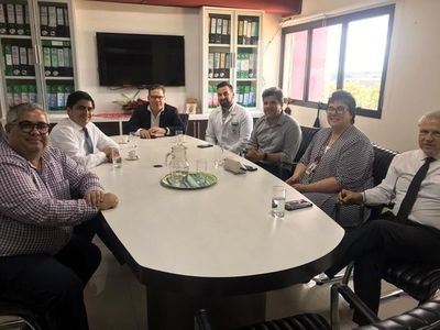 Médicos de Tesãi, en gremio de cirugía endoscópica
