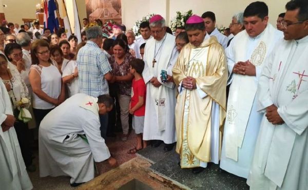 Con multitudinaria misa despidieron a monseñor Zacarías