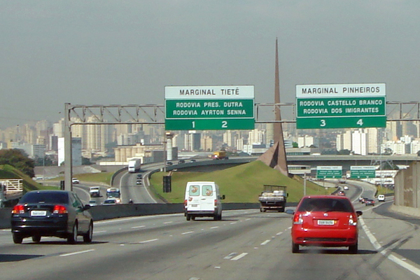 Brasil privatiza la mayor red de autopistas por 30 años | .::Agencia IP::.