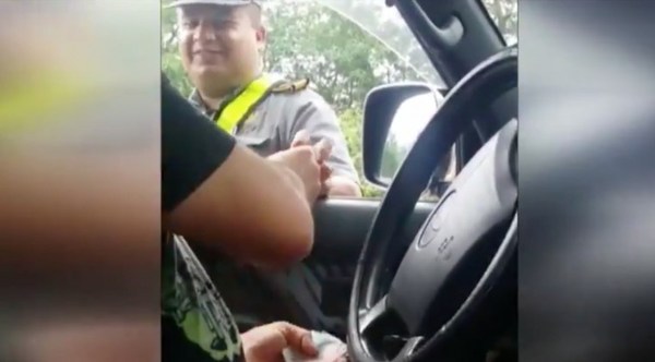 “Le habrán tendido una trampa”: Director de Caminera intenta defender a inspector coimero - ADN Paraguayo
