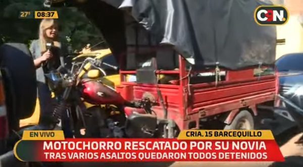 Quinceañera es detenida por querer rescatar a su novio "motochorro"