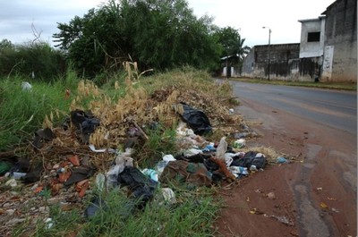 Advierten con multar a gente que no limpia sus terrenos