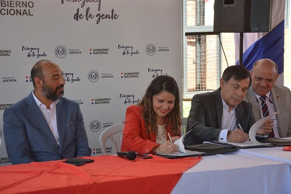 Crearán una escuela de fútbol dentro del Centro Educativo Itauguá - ADN Paraguayo