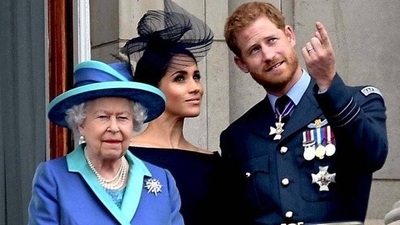 HOY / Reina Isabel II "disgustada" por el anuncio de retirada de los Sussex