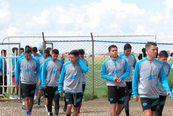 HOY / Rival copero de Guaraní, en crisis, jugaría solo con juveniles