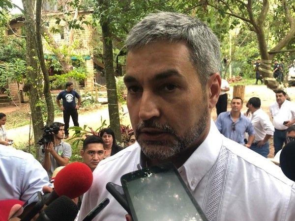 Se garantiza atención médica: 'la ley hay que aplicar, pero hay que ser flexibles con los usuarios del IPS', afirma Mario Abdo