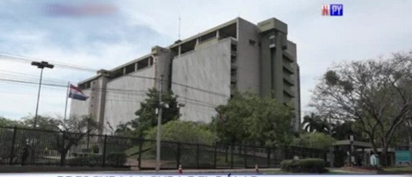 La suba del dólar elevaría directamente el precio del combustible | Noticias Paraguay