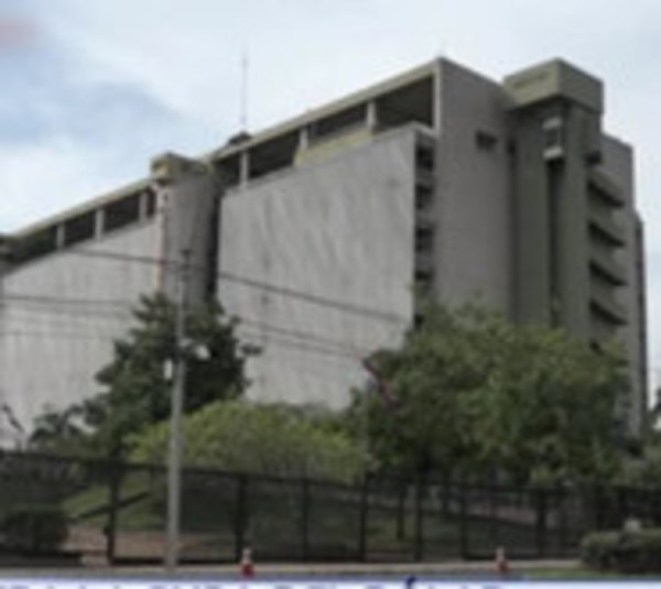 Agobiante: La suba del dólar elevaría los costos en varios sectores - Paraguay.com