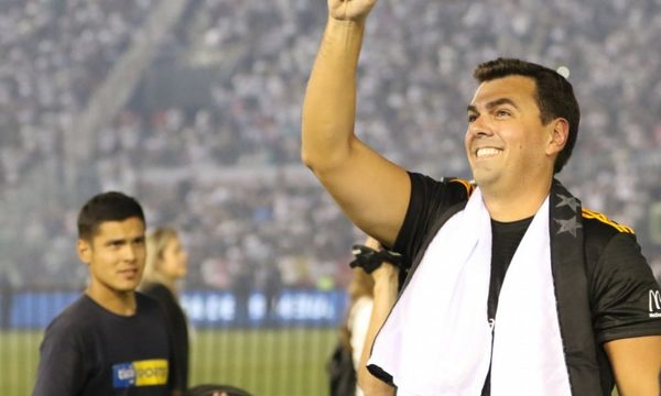 La particular campaña de hinchas de Olimpia en apoyo a Trovato