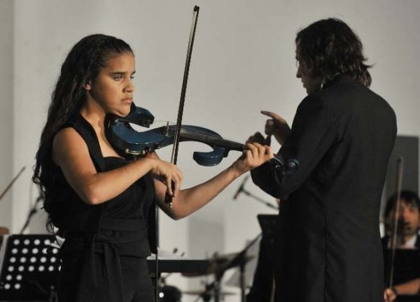 Violinista no vidente es hallada sin vida en su departamento