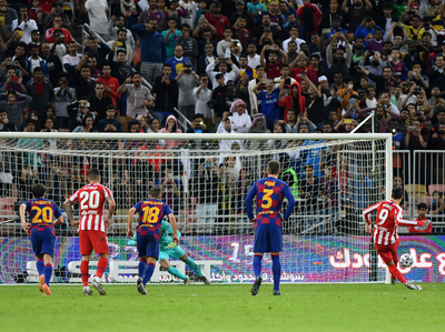Atlético liquida al Barcelona en cinco minutos y pasa a la final de la Supercopa