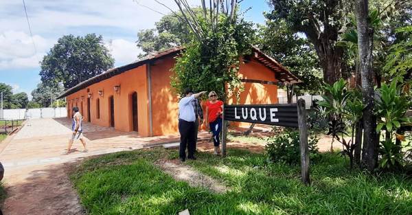 Abdo habilitará restauración de la Estación de Luque •