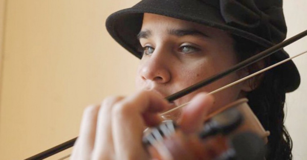 Todos lloran la muerte de Ana, la violinista ciega