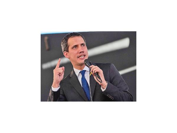 Guaidó va a la calle en su intento por expulsar a Maduro