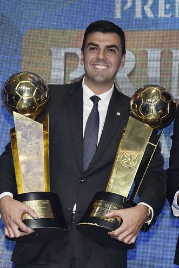 Denuncian a Trovato ante la FIFA