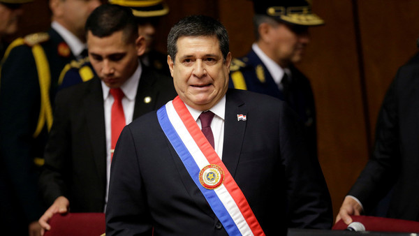 Denuncia contra Cartes en Brasil: 'No es necesaria su presencia allá', dice defensa